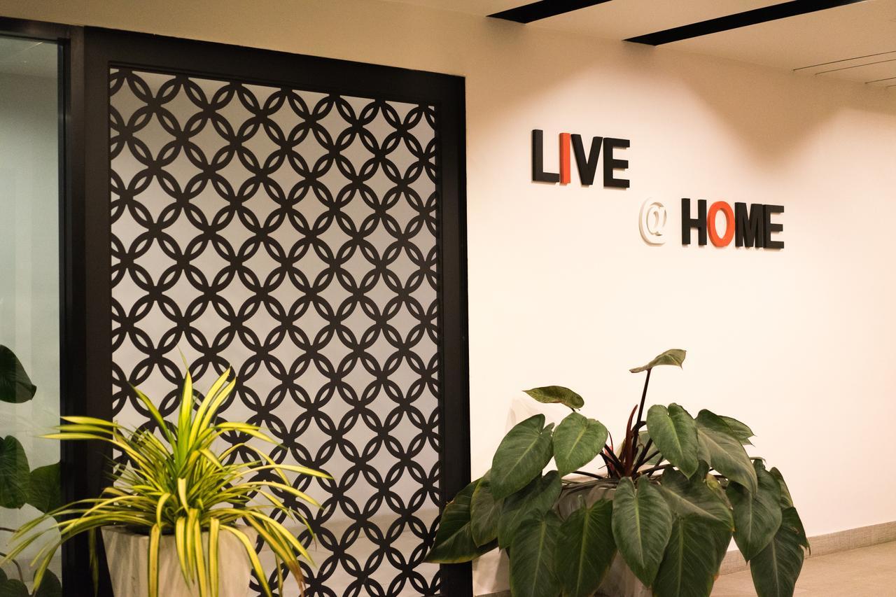 Live At Home Sukhumvit 105 Bangkok Extérieur photo